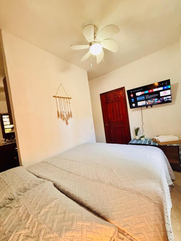 Letto o letti in una camera di Cozy Studio in Sunset Villas