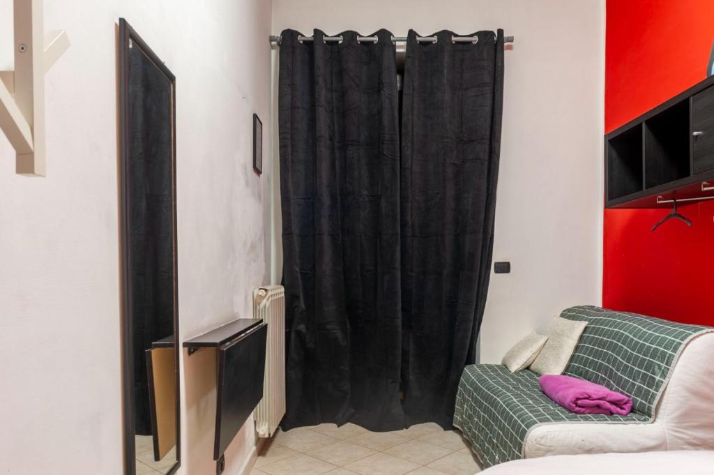 A television and/or entertainment centre at Stanza Privata in Casa Condivisa - Private Room in Shared Home