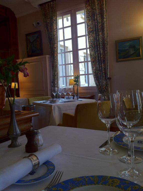 Restaurace v ubytování Hostellerie de la Bouriane