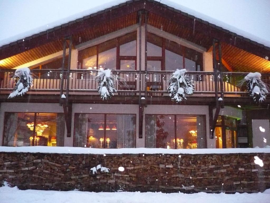 Hôtel Restaurant La Tourmaline v zimě