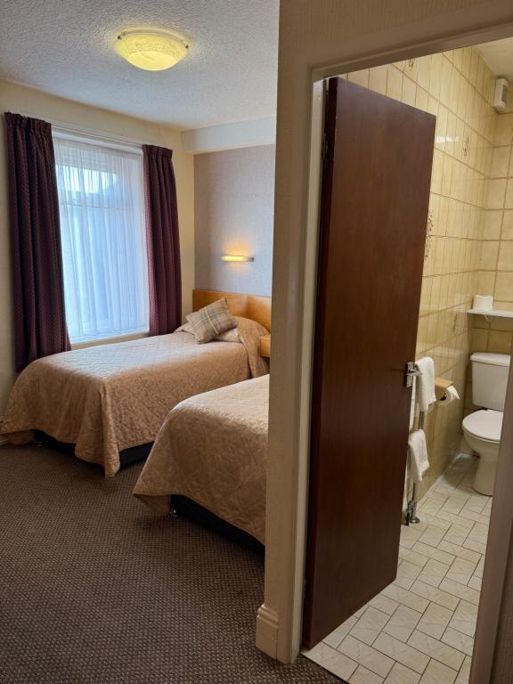Adelaide House Hotel - Opposite Winter Gardens, Town Centre - Resim 23