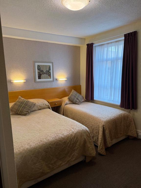 Adelaide House Hotel - Opposite Winter Gardens, Town Centre - Resim 11