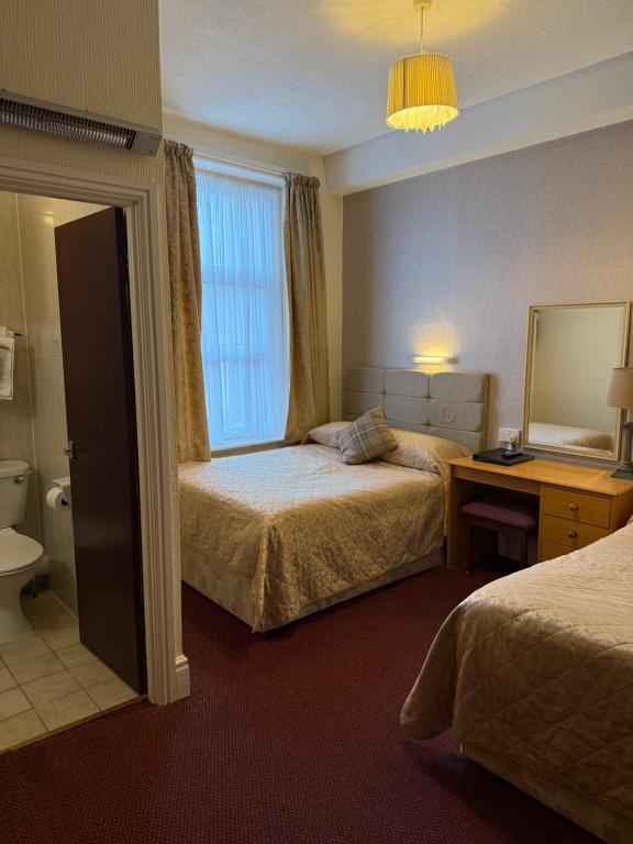 Adelaide House Hotel - Opposite Winter Gardens, Town Centre - Resim 14