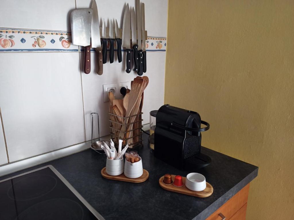 Příslušenství pro přípravu čaje a kávy v ubytování Chalet con piscina LUA HOME