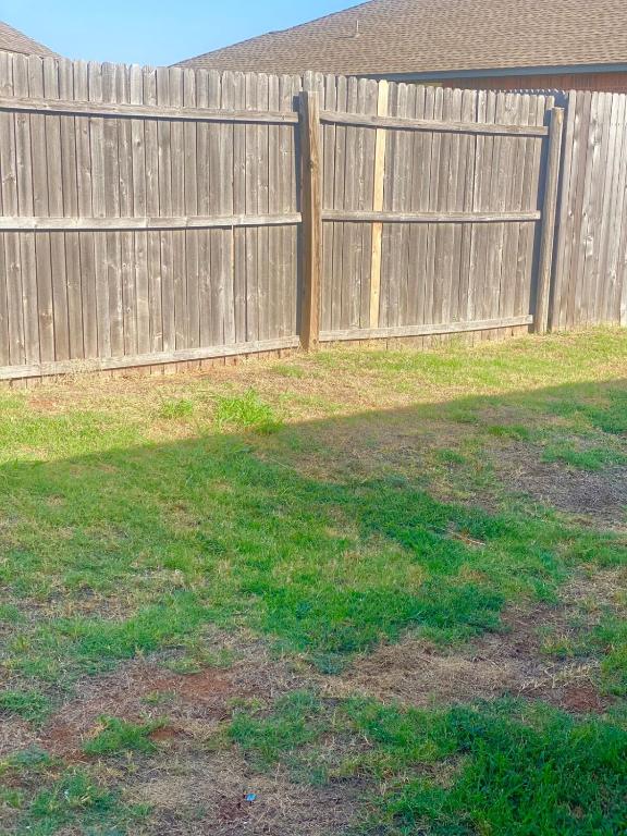 Cheerful 3 Bdrm space, 2 bath!. You gotta love it! photo