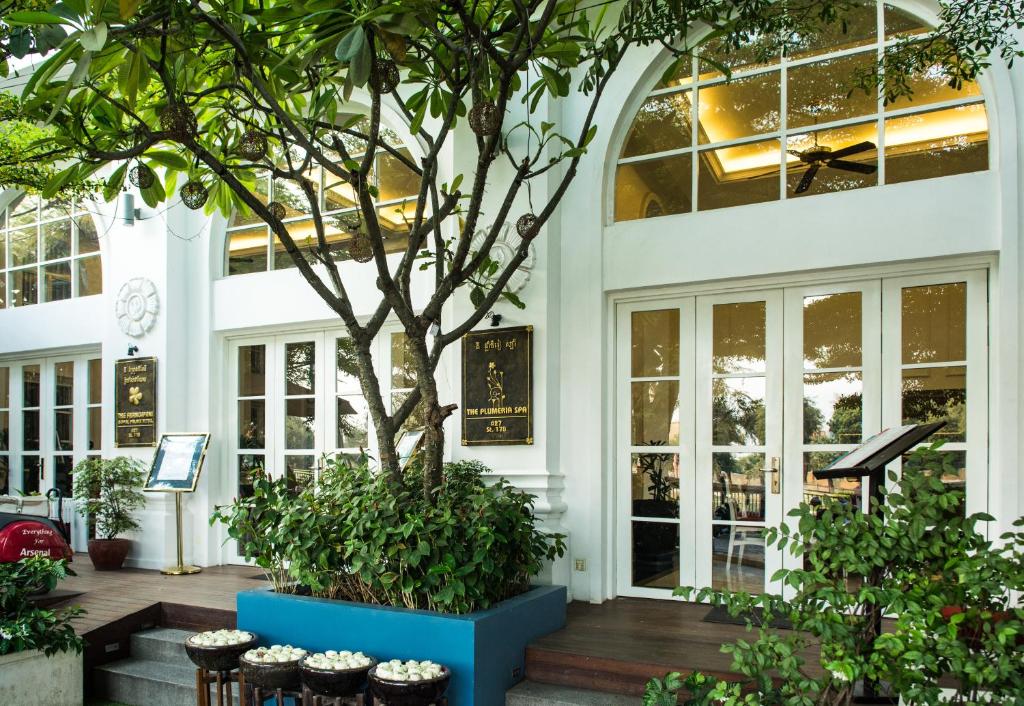 The Frangipani Royal Palace Hotel photo