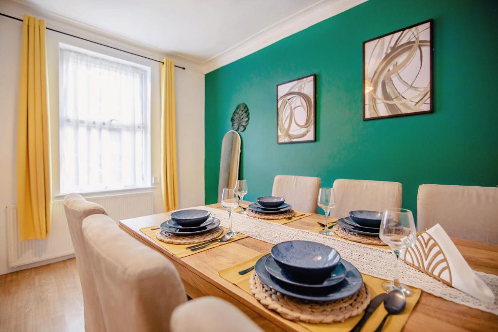 Central Urban Retreat Oasis Free Parking 13ppl 4
