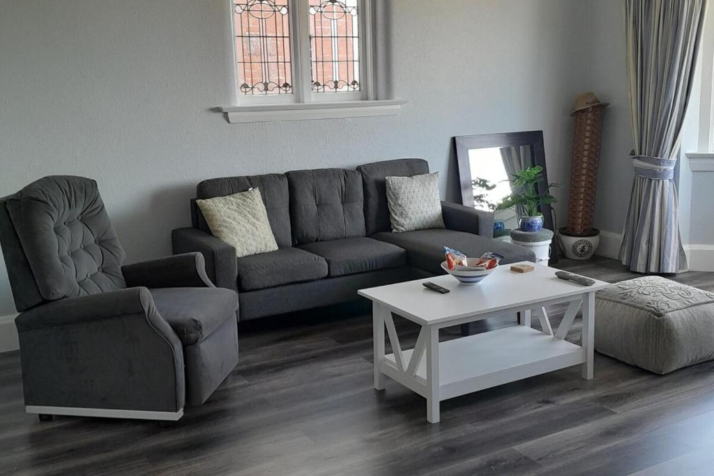 Near Caroline Bay, Timaru - Resim 13