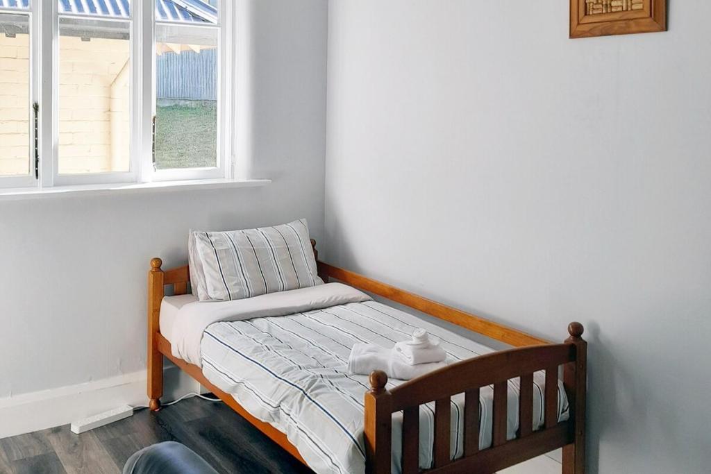 Near Caroline Bay, Timaru - Resim 2