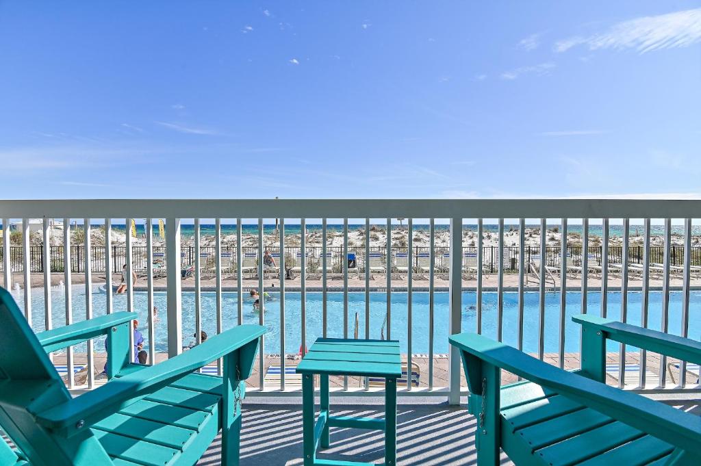 Pelican Beach Resort Destinにあるバルコニーまたはテラス