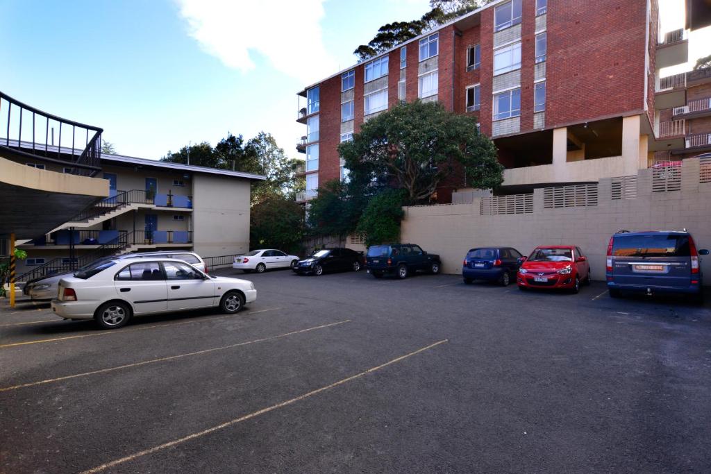 Twin Towers Inn - Resim 36