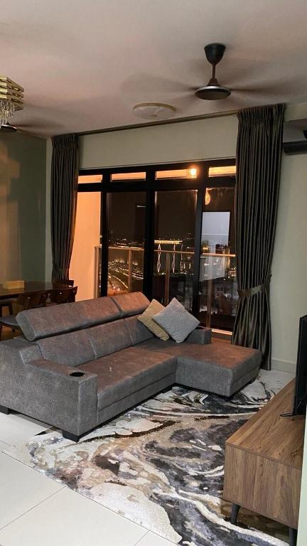 Postel nebo postele na pokoji v ubytování Sky Oasis, KL View, Precint 15 Putrajaya