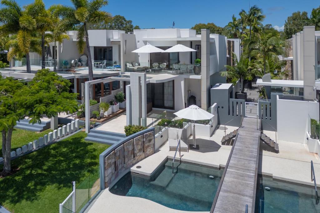 Photo inspiration: Gallery Detail: Luxury Riverside Escape Noosaville Updated Prices 2026
