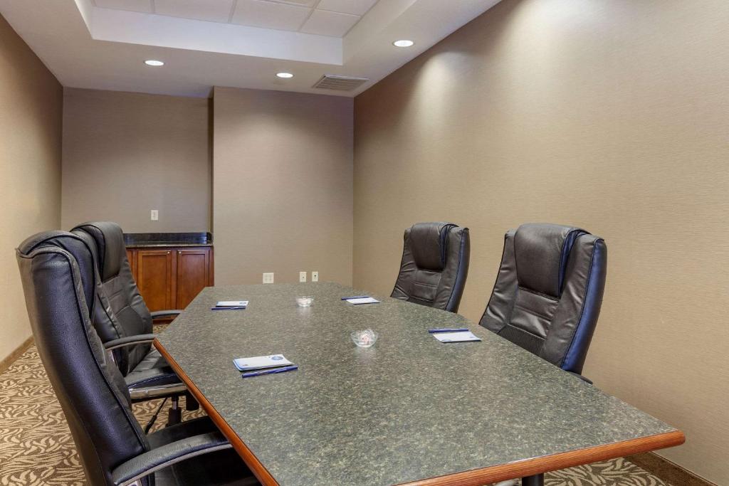 Konferenční prostory v ubytování Comfort Suites Glendale - State Farm Stadium Area