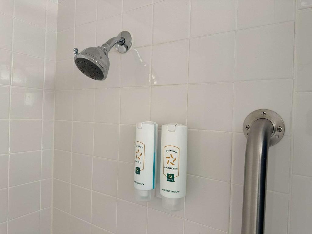 Koupelna v ubytování Quality Inn & Suites Everett