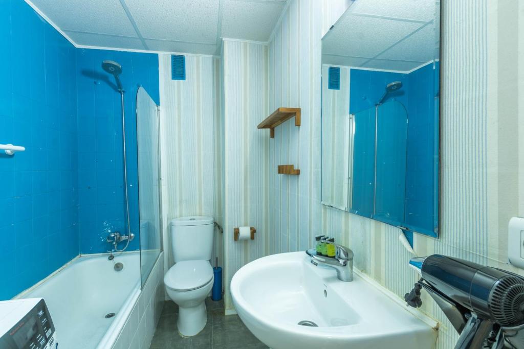 A bathroom at Nice and cozy- 1Bd 1Bth- Triana