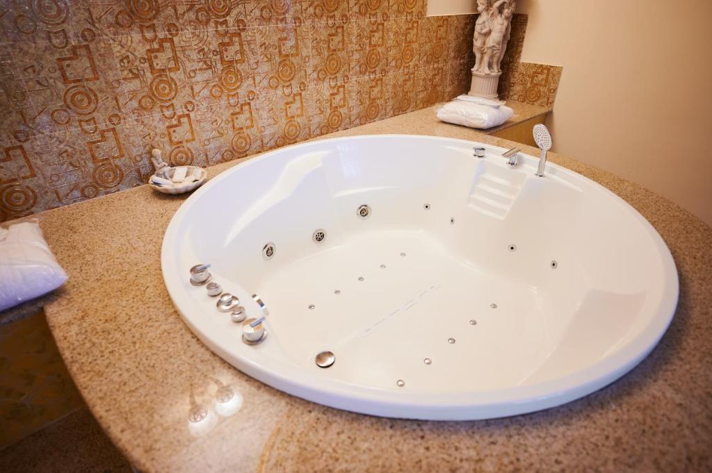 Hotel La Castel Iasi - Resim 42