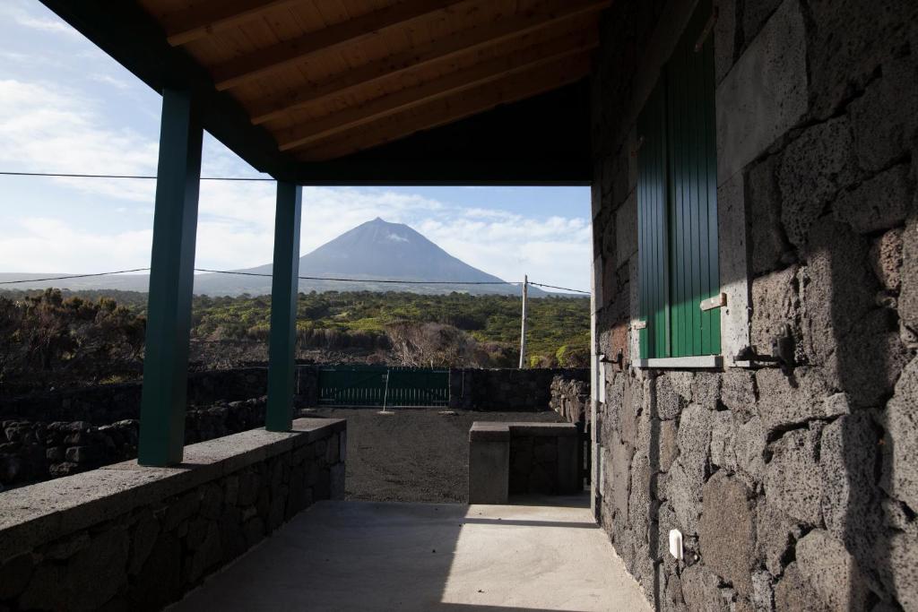 Uma vista geral da montanha ou uma vista da montanha a partir da casa de férias