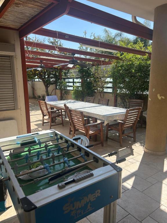 Attrezzature per ping pong presso Villa, Netanya o nelle vicinanze