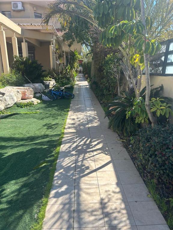 Giardino di Villa, Netanya