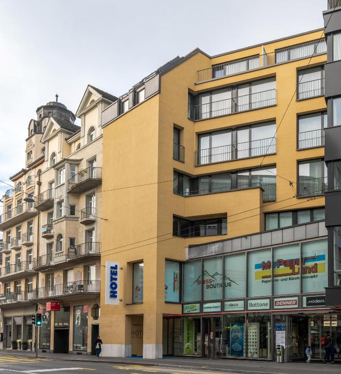 Budova, kde se hotel nachází