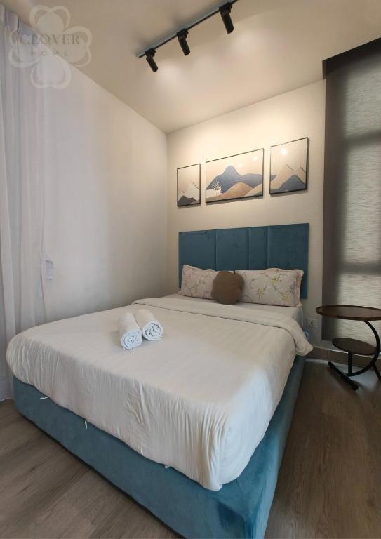 Katil atau katil-katil dalam bilik di The Shore Studio Partial Seaview by Clover Home A1817
