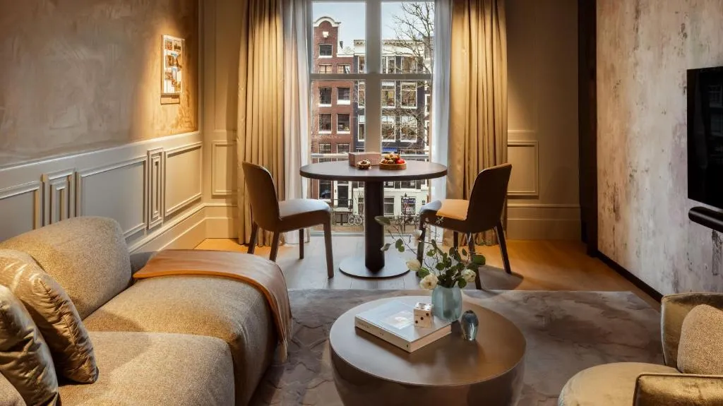 Canal View Executive Suite