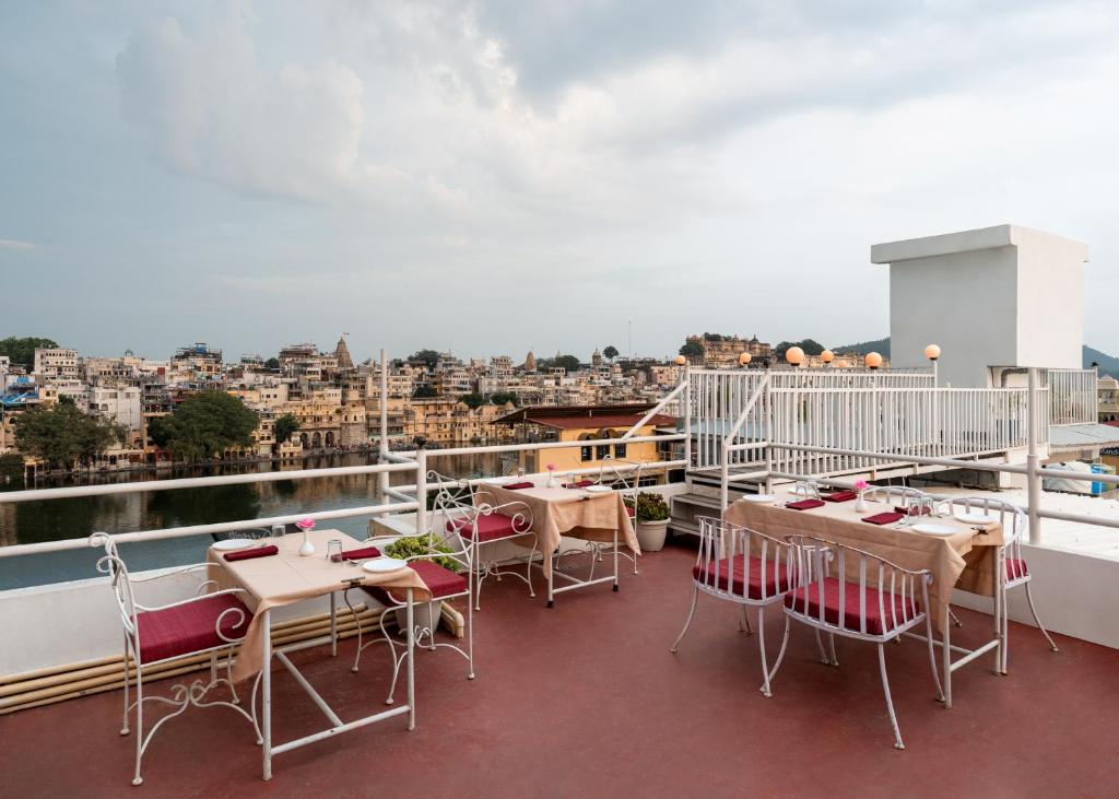 Balkón nebo terasa v ubytování Storica Stays Panorama Haveli Udaipur