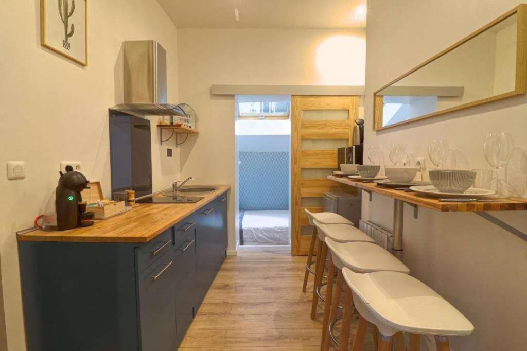 Η κουζίνα ή μικρή κουζίνα στο Haut des pipots