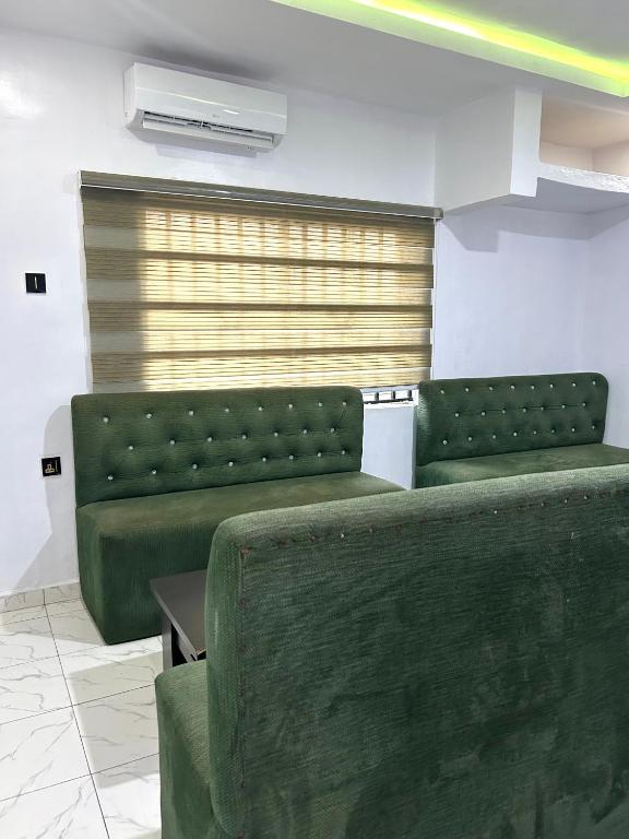 Foto de la galeria de Chrispol hotel and suites a Agege