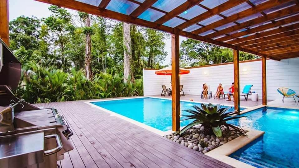 Bazén v ubytování Hotel Luna Bella nebo v jeho okolí