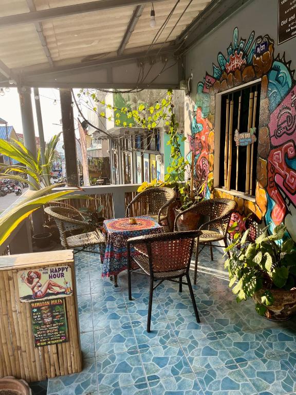 Balkón nebo terasa v ubytování Tiki Tribe Bar & Hostel