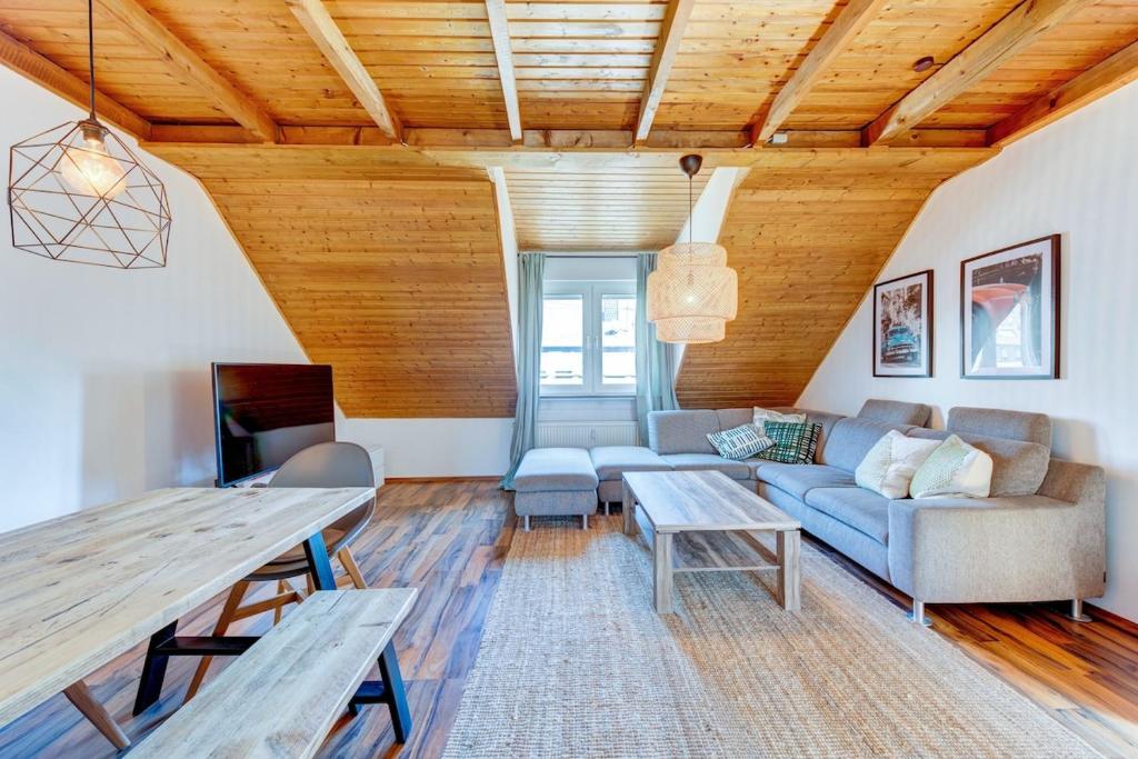 Posezení v ubytování Schöne Ferienwohnung in Andernach