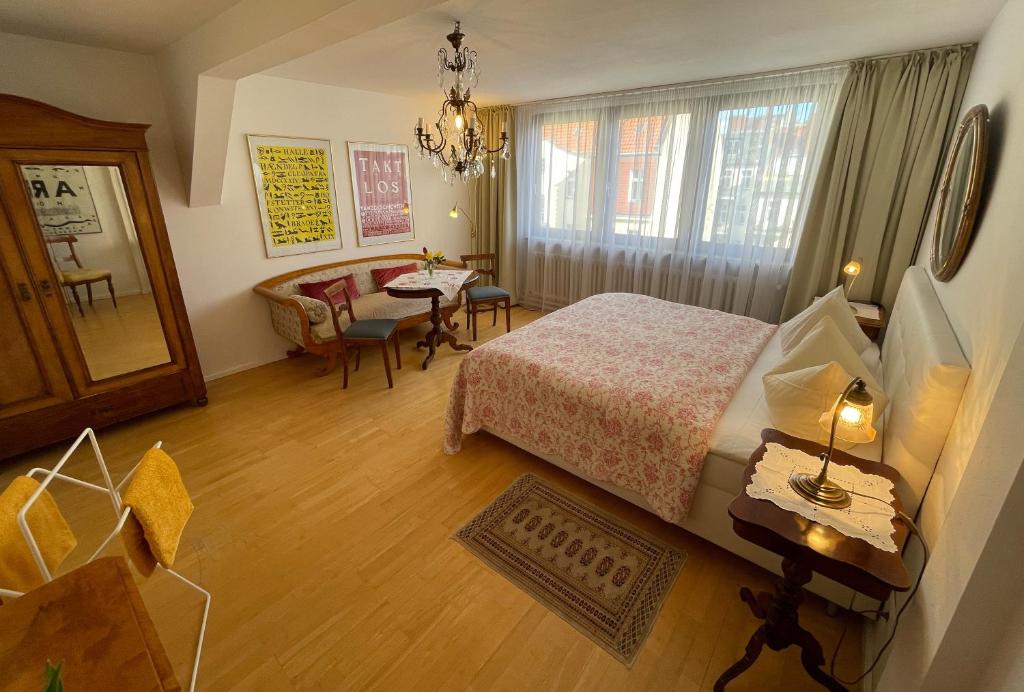 
Apartment with Garden View
