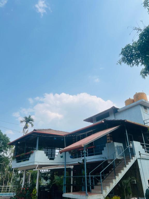 O edifício onde o quarto em acomodação particular está situado
