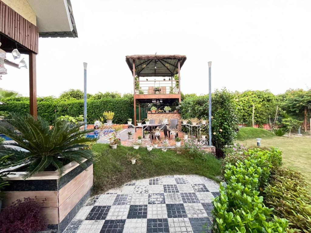 Zahrada ubytování GoBravo 37 - 2Bhk Farm with Pool & Garden Sec150 Noida