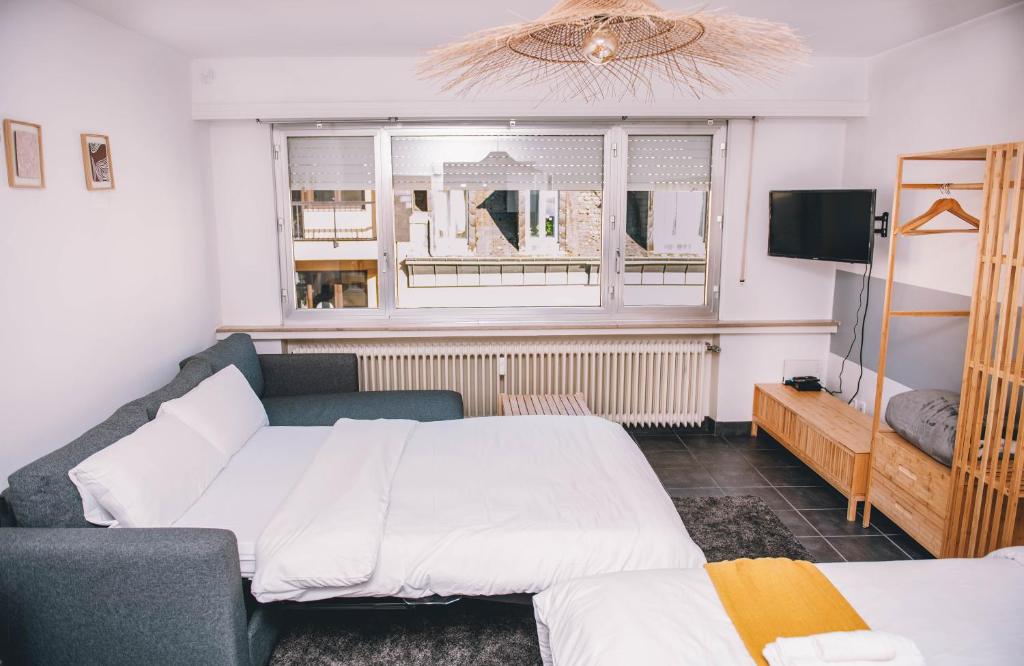 Modern Lux City Center Studio - Resim 17