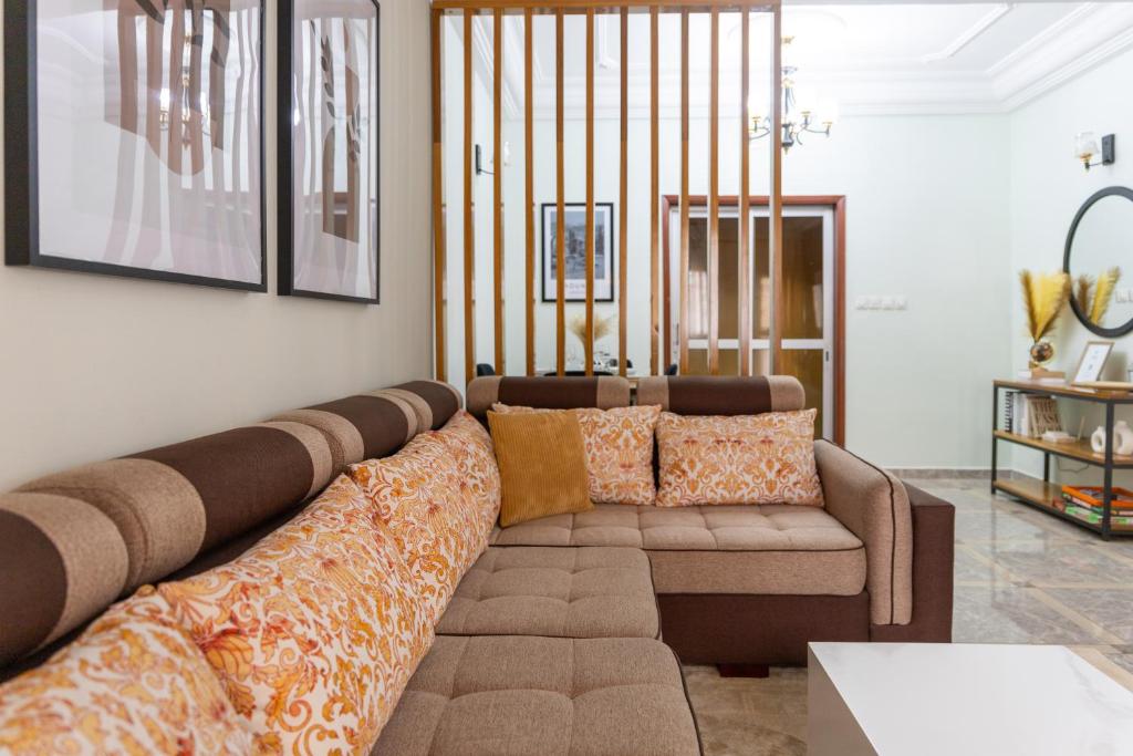 Posezení v ubytování High-end 2BR apartment in the heart of Yaoundé