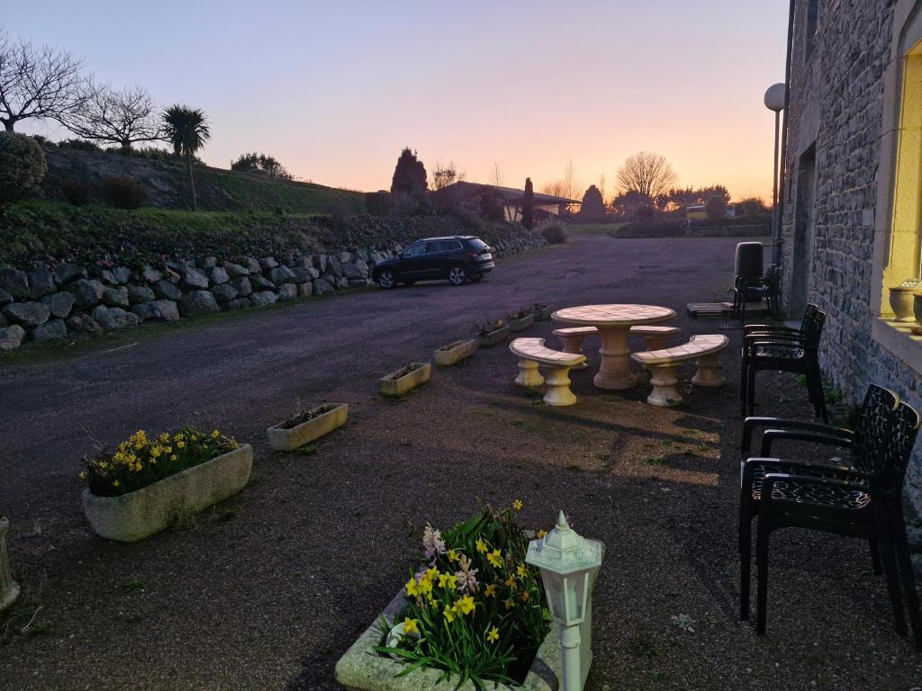 Východ nebo západ slunce při pohledu z bed and breakfast nebo okolí