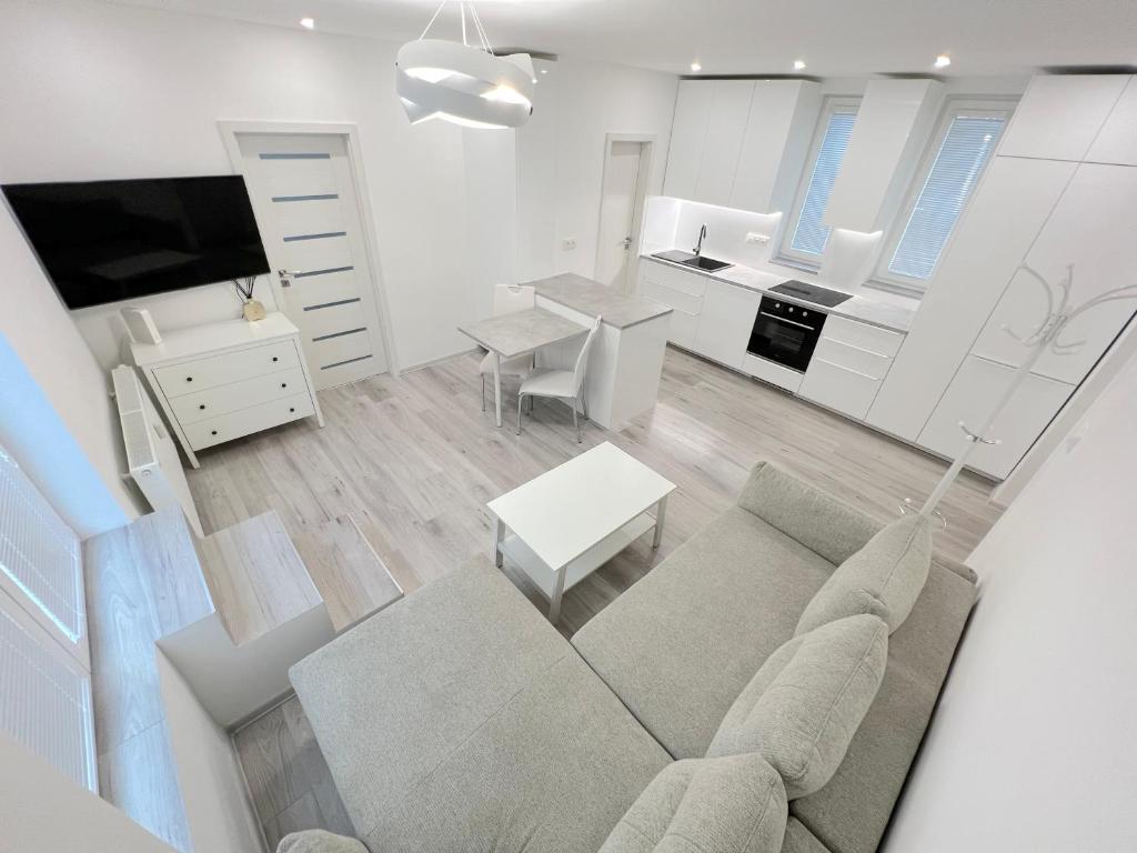 Η κουζίνα ή μικρή κουζίνα στο Krásny byt - apartmán v Starom meste s terasou