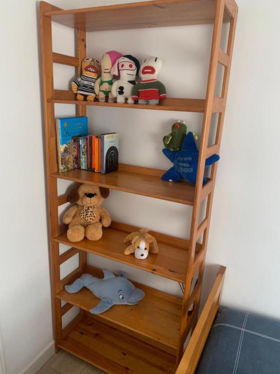 Palanda nebo palandy na pokoji v ubytování acogedor apartamento 2 dormitorios