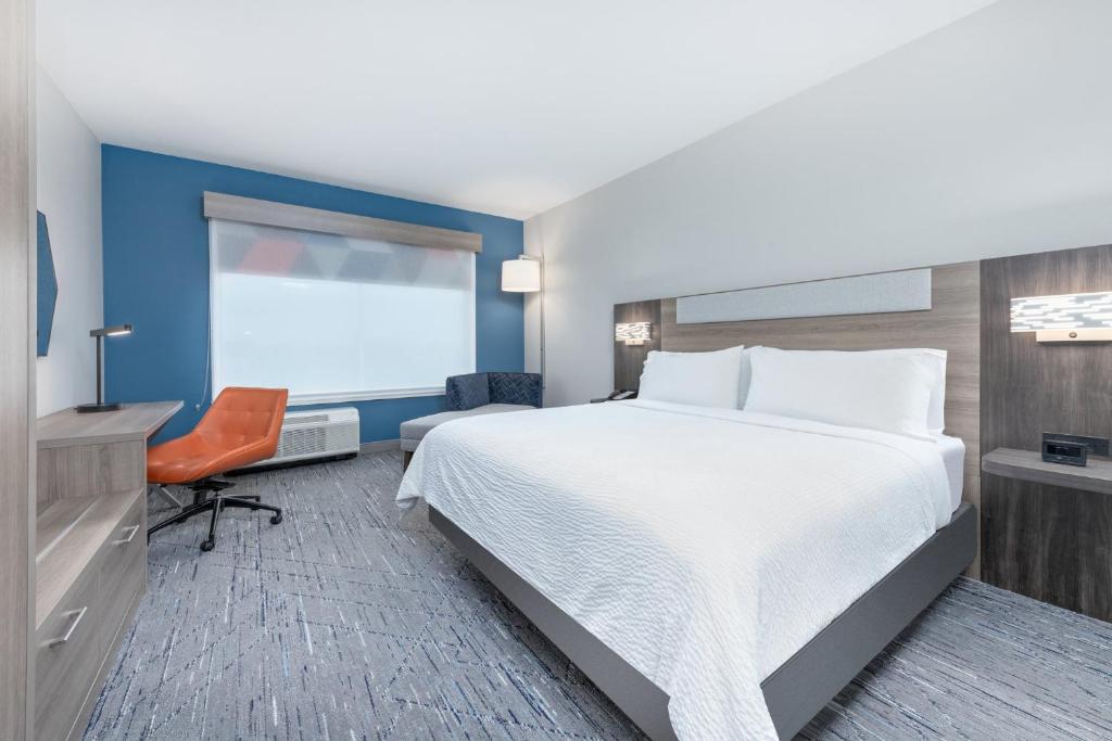 Holiday Inn Express & Suites Austin Airport East by IHG photo
