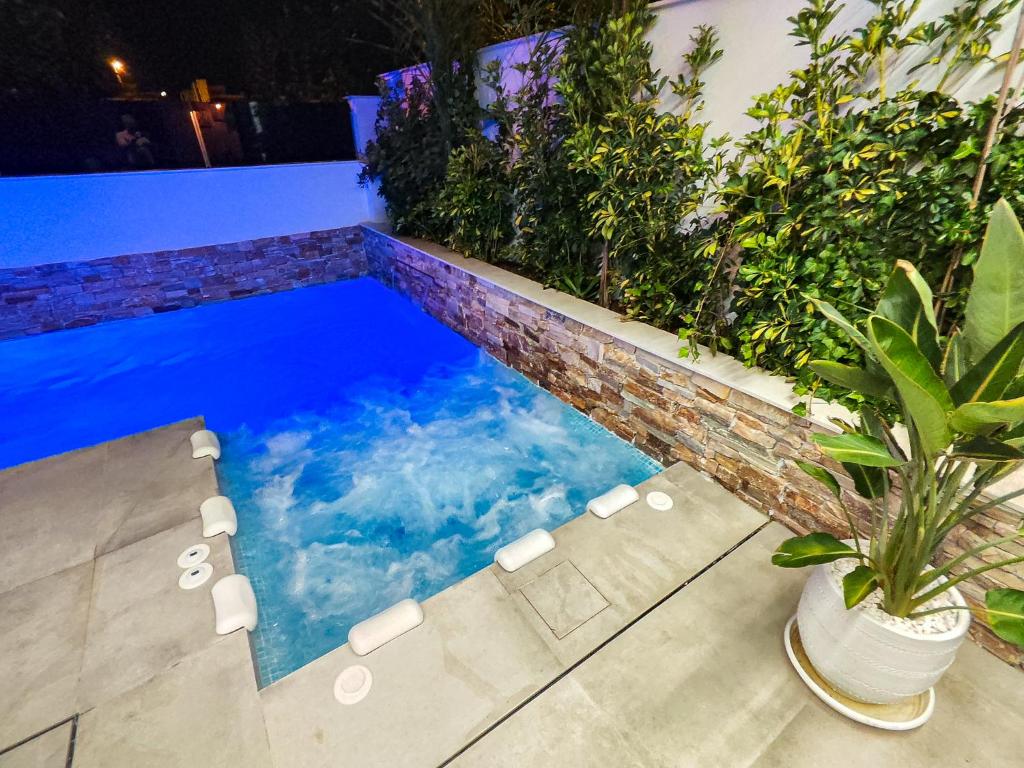 Villa Murcia - Private heated pool & jacuzzi - imagen 2