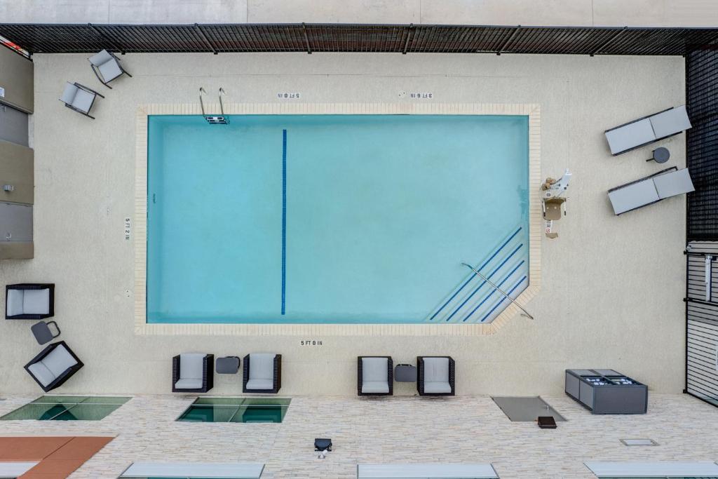 Holiday Inn Express & Suites Austin Airport East by IHG photo