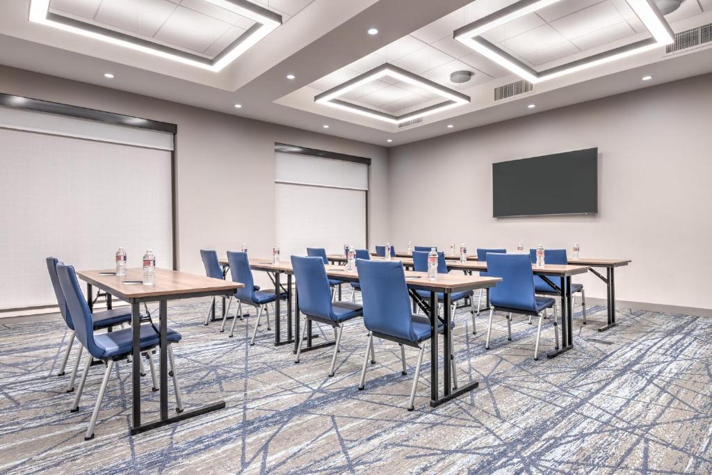 Holiday Inn Express & Suites Austin Airport East by IHG photo