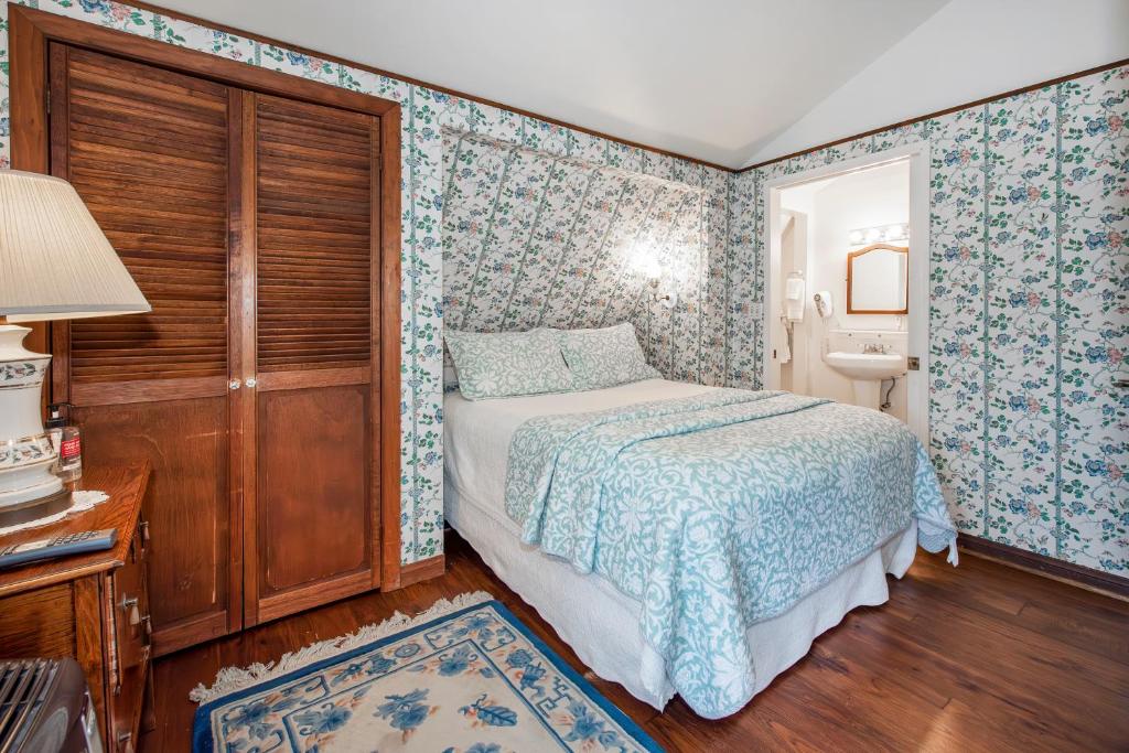 Bath Street Inn photo