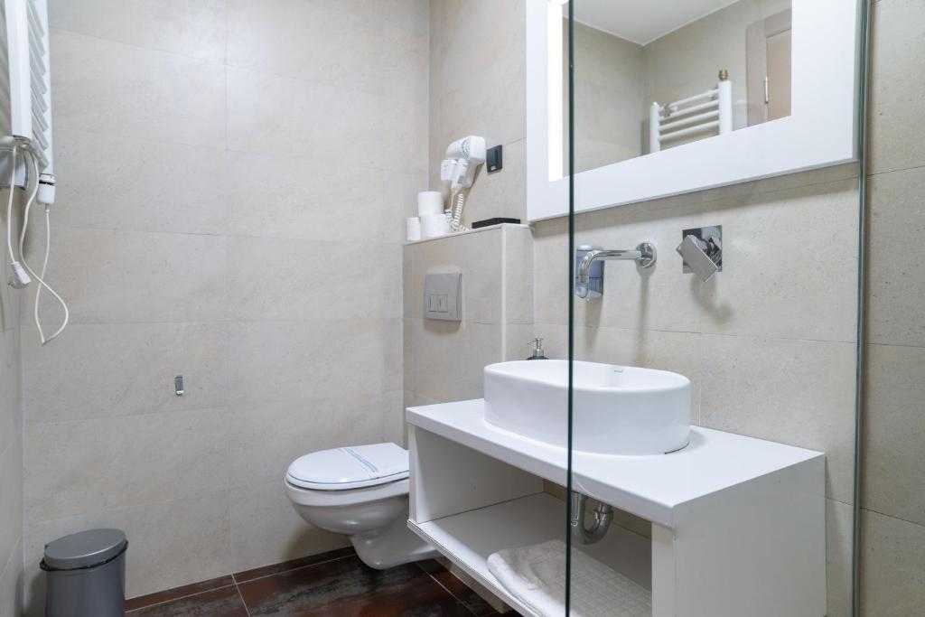 Hotel Passport - Resim 25