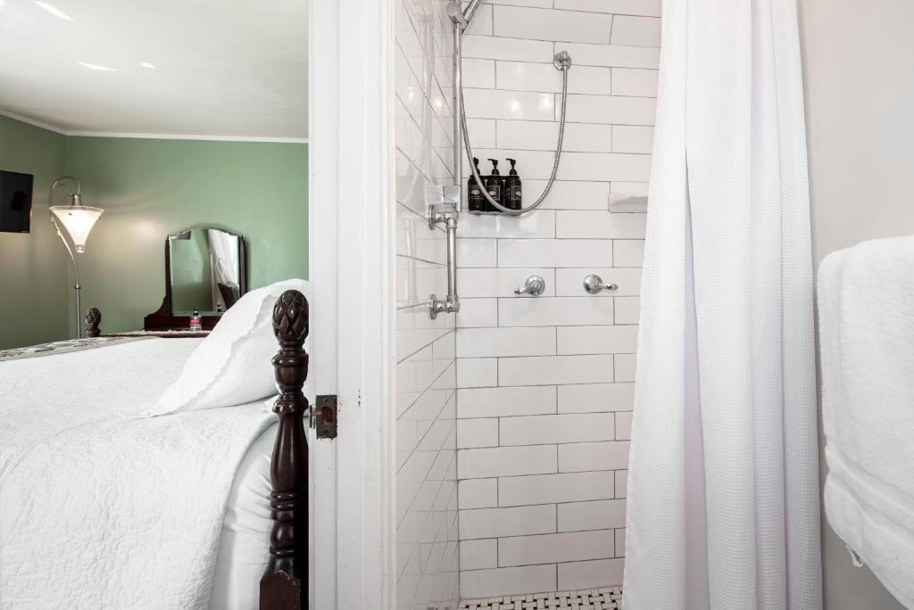 Bath Street Inn photo