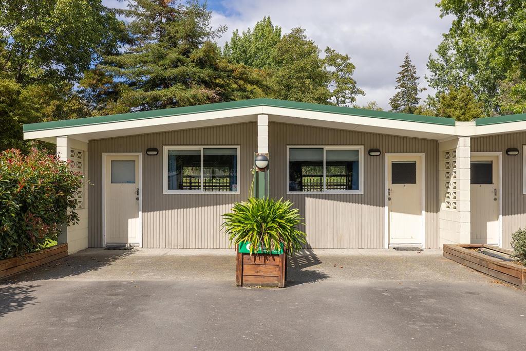 
Family Room with Garden View
