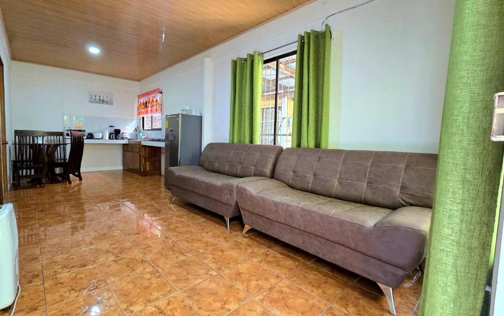 Kuchyň nebo kuchyňský kout v ubytování Hostel Cattleya - Monteverde, Costa Rica